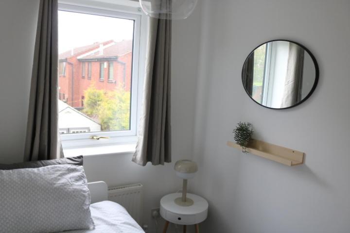 Charming 2 Bed House - Family Friendly Villa Нотингам Стая снимка